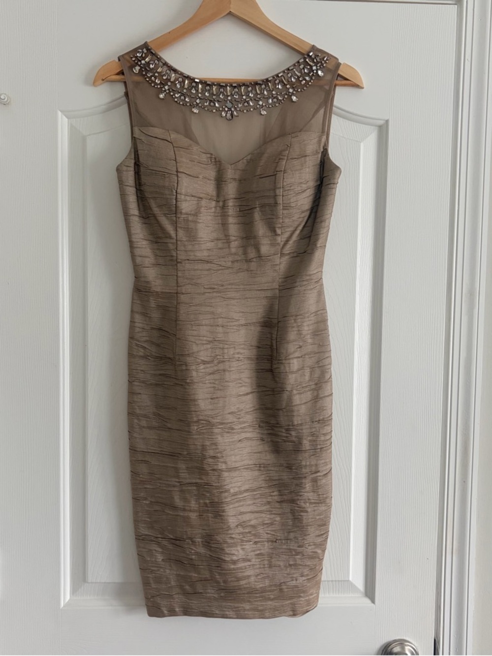 Eliza J Champagne Textured Metallic Jeweled Neckline Dress 4 Mother of the Bride